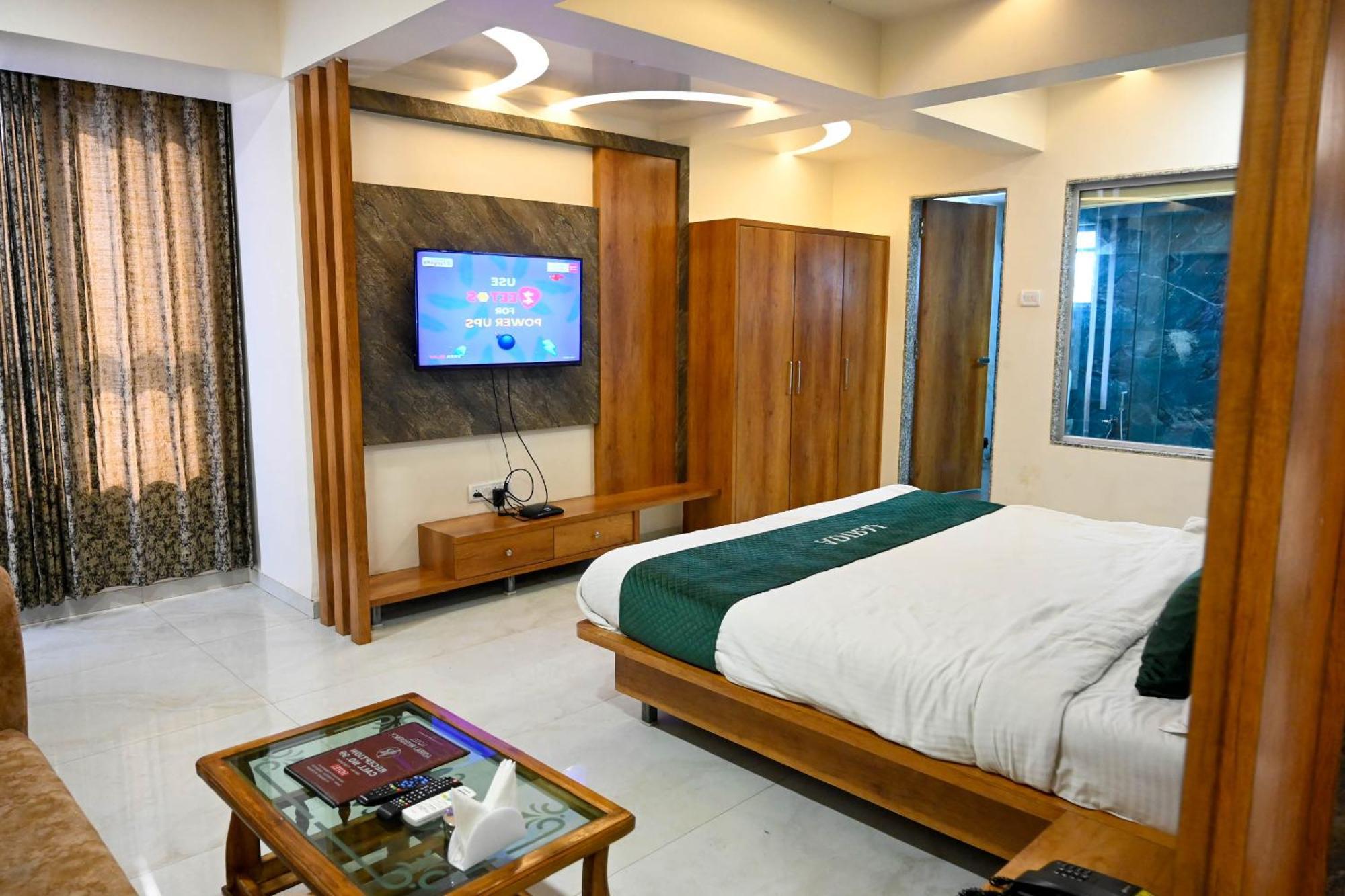 Adiraj Residency Hotel Navi Mumbai Exterior photo